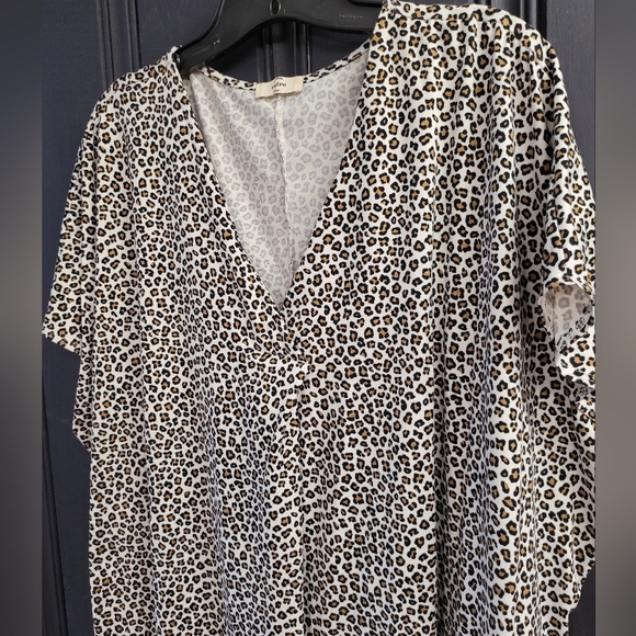 Entro Leopard Print Tunic - Picture 3 of 5